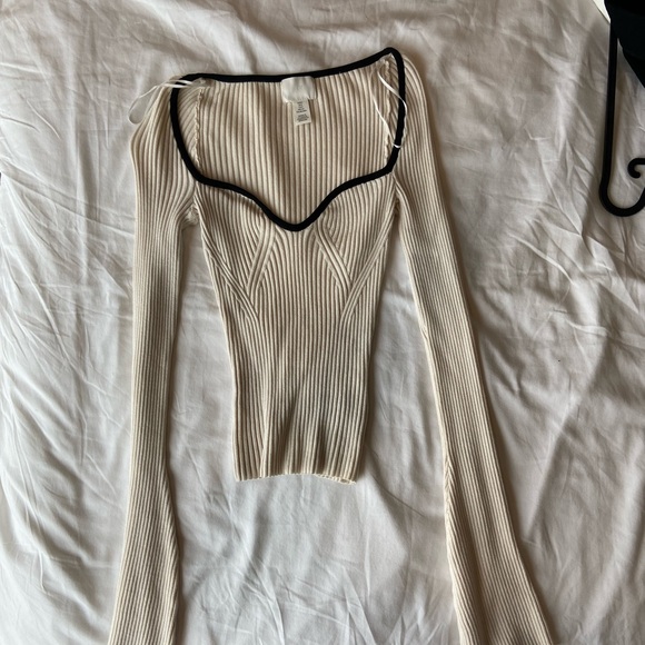 H&M - Knit Long Sleeve Sweater - Size Small - Picture 5 of 5